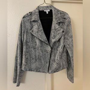 Snake Print Cropped Fashion Jacket - Sofia Vergara